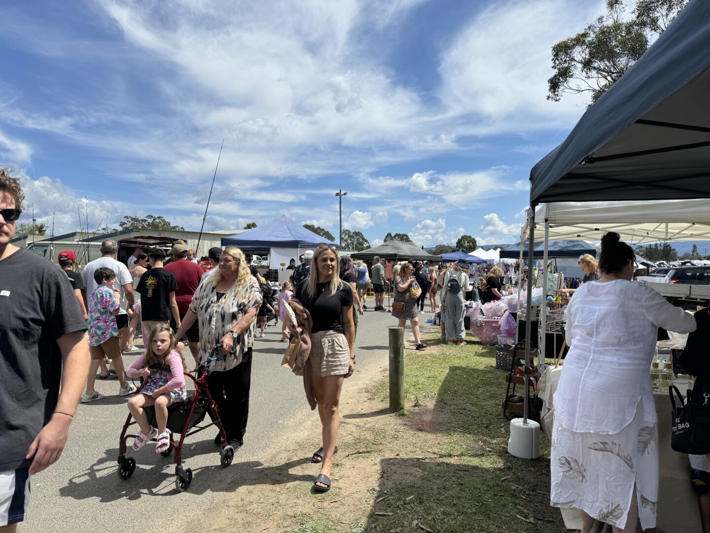Morisset Community Market Logo